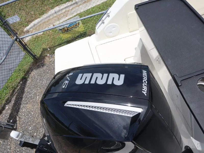 Slide: The Image of Bayliner PH Series T25 Pilothouse 2025 - 8