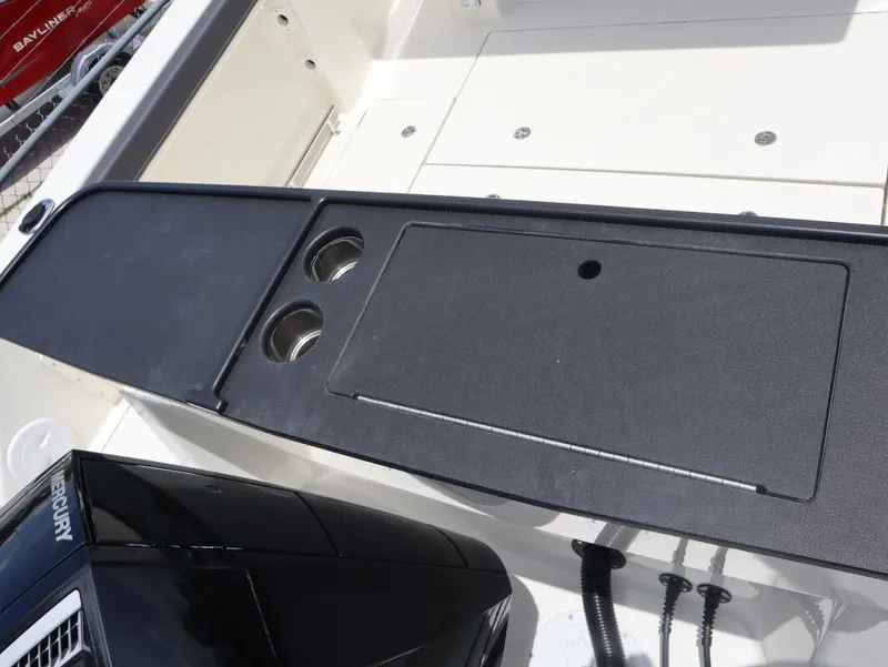 Slide: The Image of Bayliner PH Series T25 Pilothouse 2025 - 9