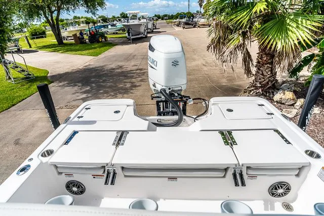 Slide: The Image of Sea Fox 251 Bay Fox 2026 - 9