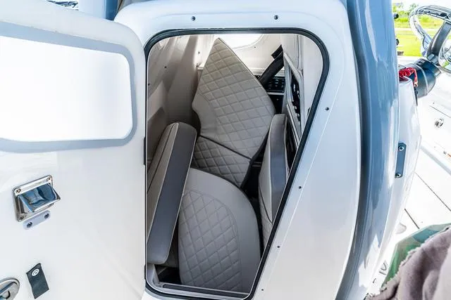 Slide: The Image of Sea Fox 288 Commander 2026 - 17