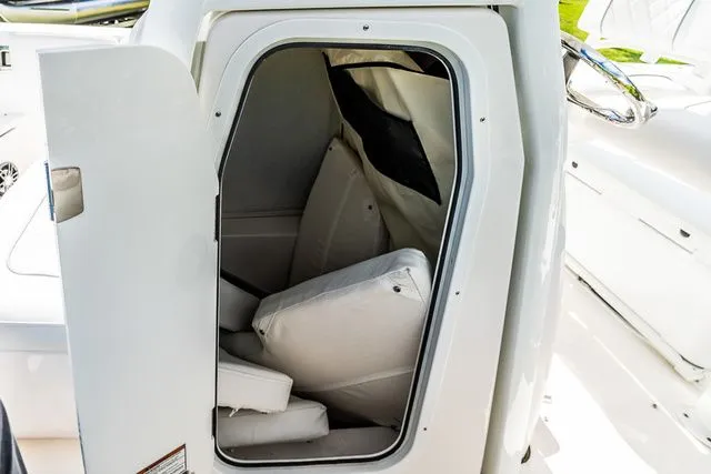 Slide: The Image of Sea Fox 248 Commander 2026 - 12