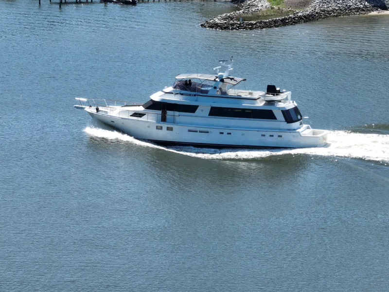 Slide: The Image of 1989 HATTERAS 80 CPMY UNDERWAY - 1