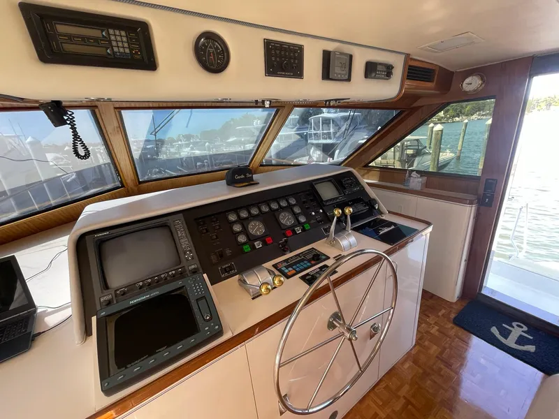 Slide: The Image of PILOTHOUSE HELM - 35