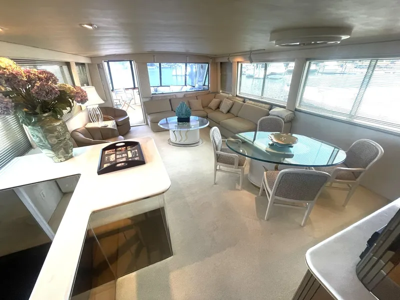 Slide: The Image of 1989 HATTERAS 80 CPMY SALON OVERVIEW LOOKING AFT - 6