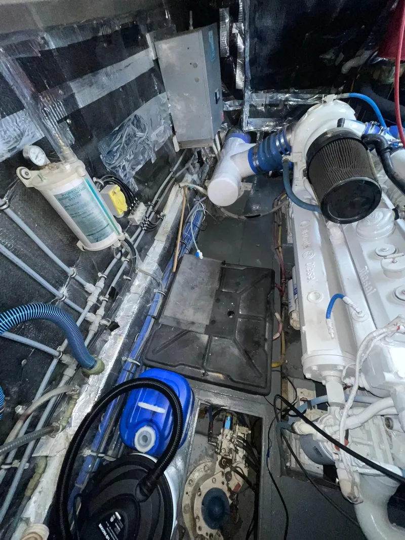 Slide: The Image of Hatteras 80 Cockpit Motor Yacht 1989 - 89