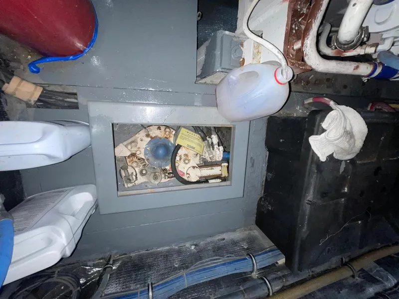 Slide: The Image of Hatteras 80 Cockpit Motor Yacht 1989 - 97