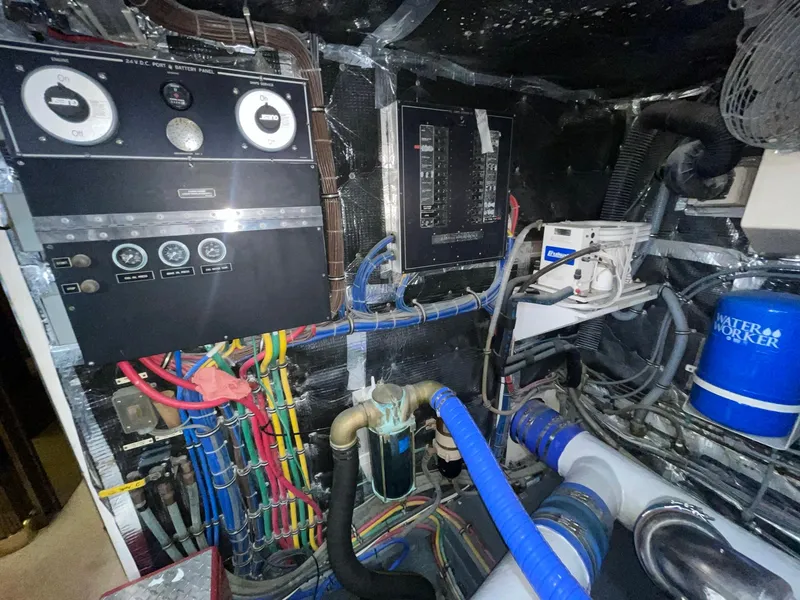 Slide: The Image of Hatteras 80 Cockpit Motor Yacht 1989 - 98