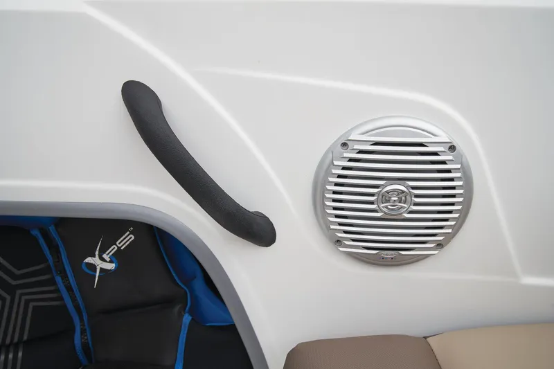 Slide: The Image of Tahoe 185 S 2025 - 53