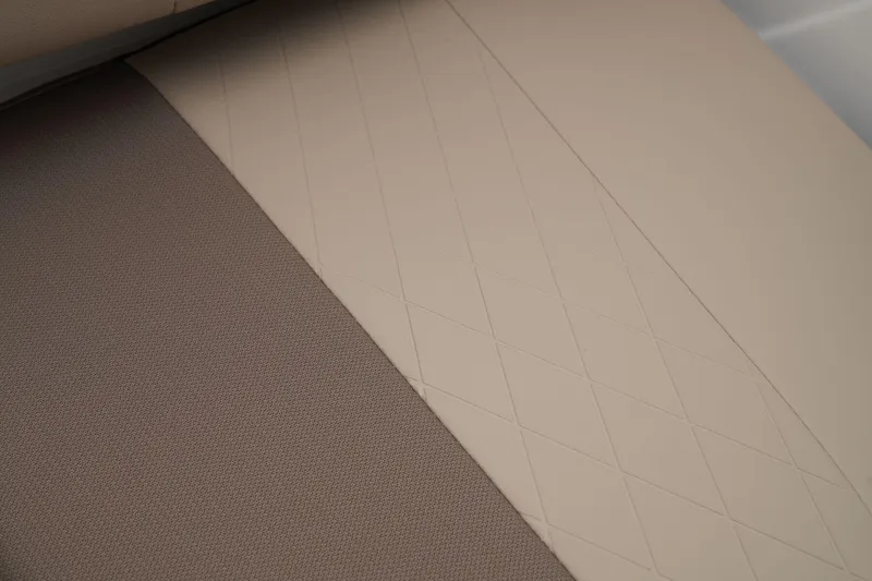 Slide: The Image of Tahoe 185 S 2025 - 40