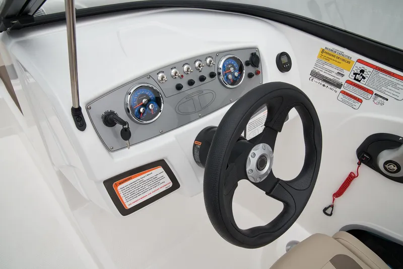 Slide: The Image of Tahoe 185 S 2025 - 47