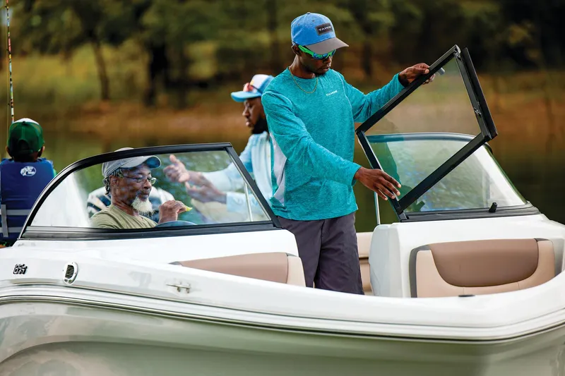 Slide: The Image of Tahoe 185 S 2025 - 86