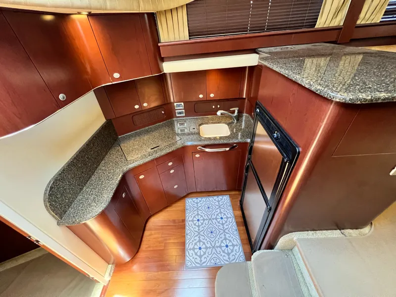 Slide: The Image of Sea Ray 40 Motor Yacht 2007 - 10