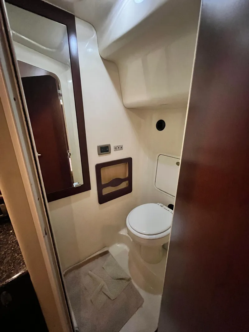 Slide: The Image of Sea Ray 40 Motor Yacht 2007 - 17