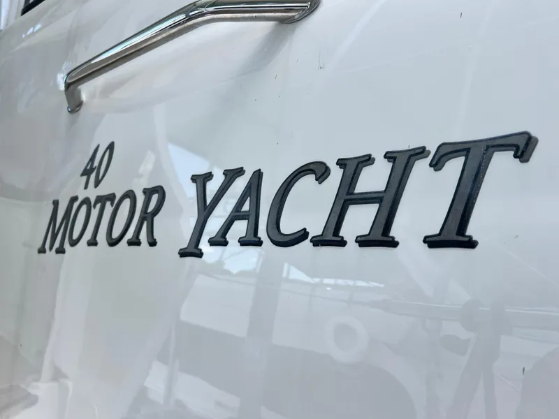 Slide: The Image of Sea Ray 40 Motor Yacht 2007 - 3