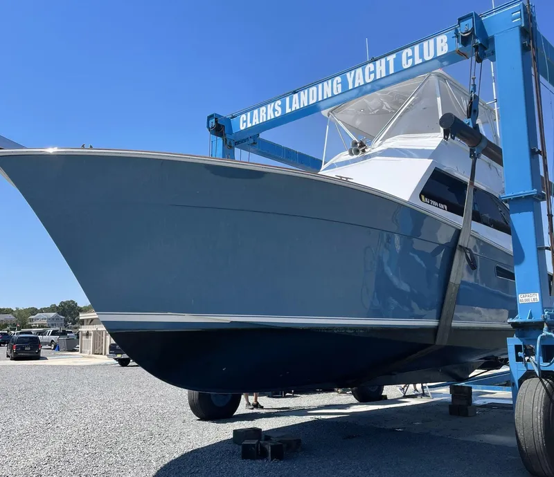 Slide: The Image of 1986 Egg Harbor 41 Convertible yacht at Clarks Landing Yacht Club. - 39