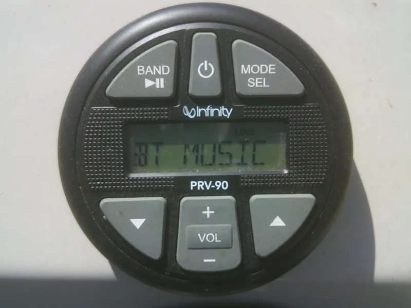 Slide: The Image of Infinity PRV-90 audio system displaying "BT MUSIC" on a Qwest 816 Edge 4 point Fish, 2022. - 18