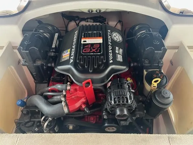 Slide: The Image of 2010 Four Winns H190 boat engine, Volvo Penta 4.3 GXI, detailed view. - 5