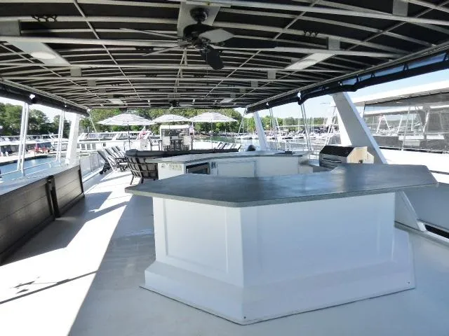 Slide: The Image of Luxurious 2001 Sumerset 20x103 houseboat with spacious deck and modern amenities. - 17