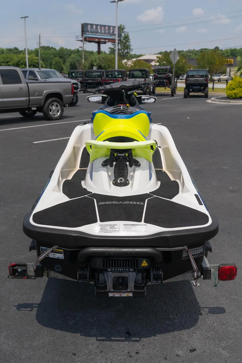 Slide: The Image of Sea-Doo Wake Pro 230 2017 - 4