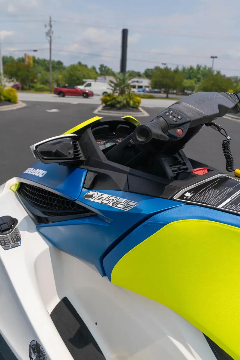 Slide: The Image of Sea-Doo Wake Pro 230 2017 - 8