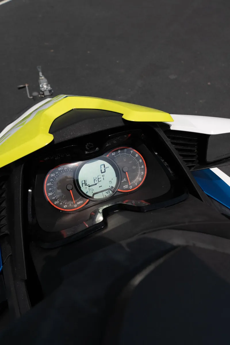 Slide: The Image of Sea-Doo Wake Pro 230 2017 - 9