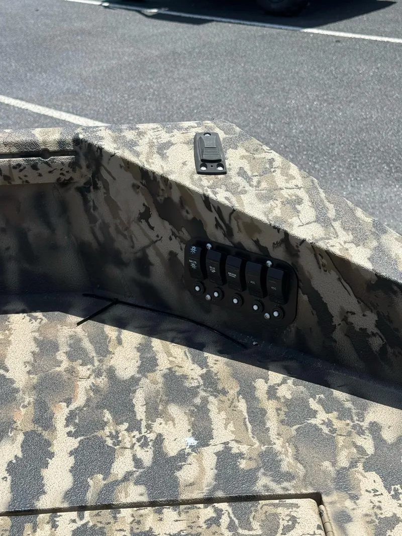 Slide: The Image of Excel Eclipse 1554 2025 - 19