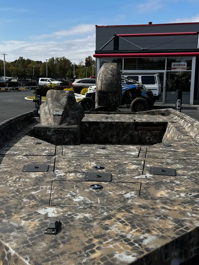 Slide: The Image of Excel Bolt 203 2025 - 15