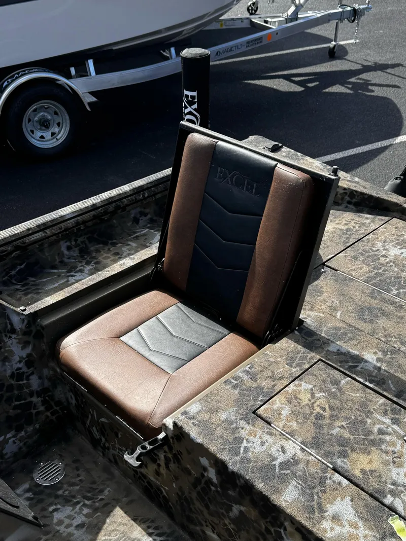 Slide: The Image of Excel Bolt 203 2025 - 17