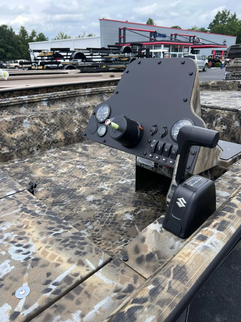 Slide: The Image of Excel Bolt 203 2025 - 9