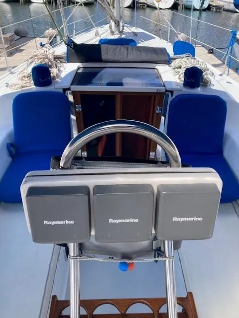 Slide: The Image of Helm Electronics - 8