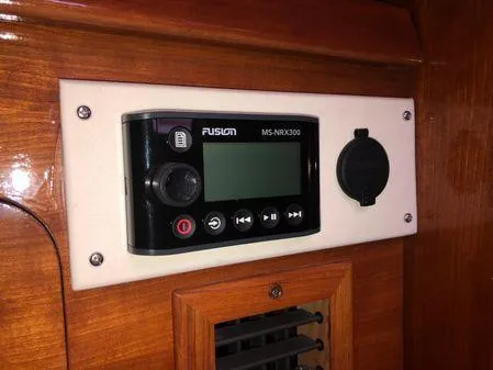 Slide: The Image of Fusion MS-NRX300 stereo system on 2009 Albin 32 TE boat interior. - 36