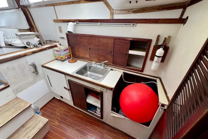 Slide: The Image of Legnos 35 1985 - 34