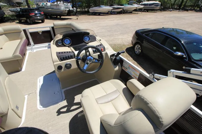 Slide: The Image of Hurricane FD 196 2020 - 11