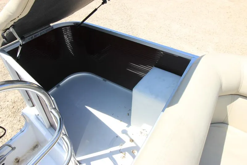 Slide: The Image of Hurricane FD 196 2020 - 9