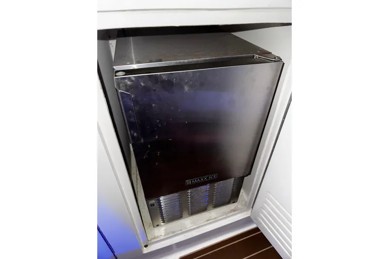 Slide: The Image of Ice maker on 2005 Fountain 48 Express Cruiser yacht, stainless steel finish. - 20