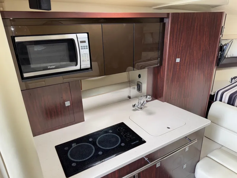 Slide: The Image of Monterey 320 Sport Yacht 2013 - 53