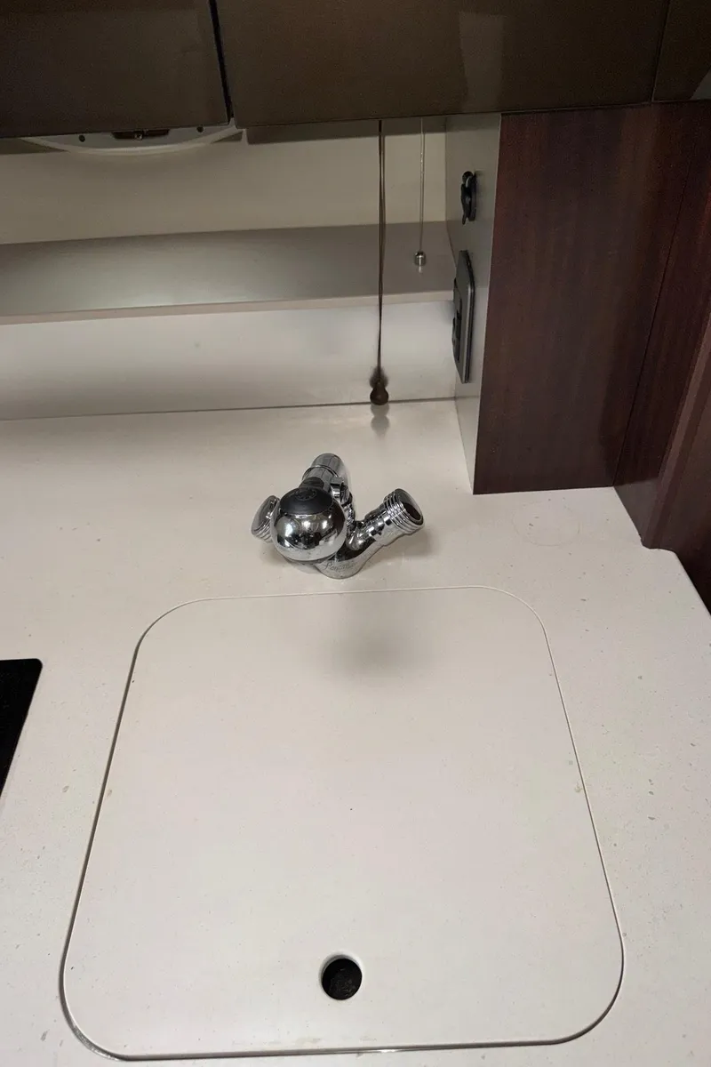 Slide: The Image of Monterey 320 Sport Yacht 2013 - 57