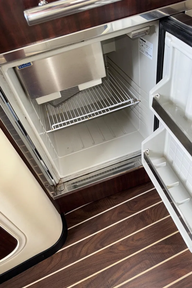 Slide: The Image of Monterey 320 Sport Yacht 2013 - 60