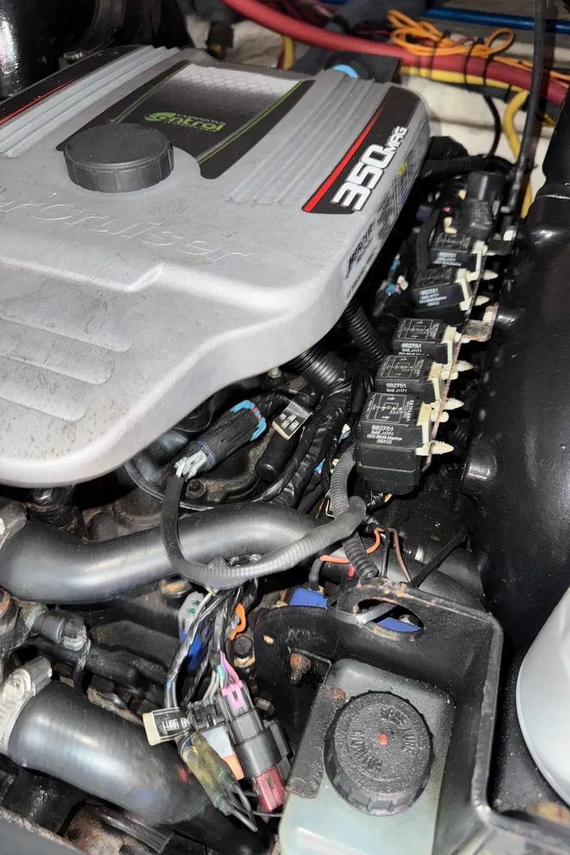 Slide: The Image of Monterey 320 Sport Yacht 2013 - 64