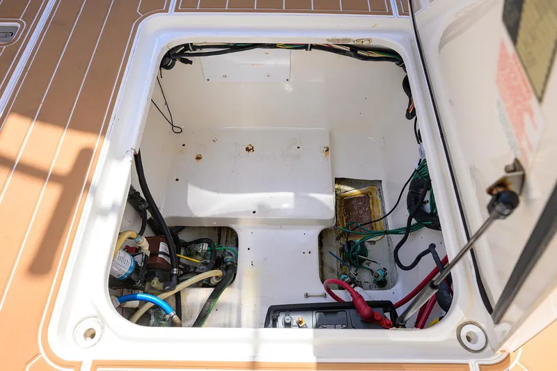 Slide: The Image of Pursuit 34 Nauti-Hooker - Deck Equipment - 4