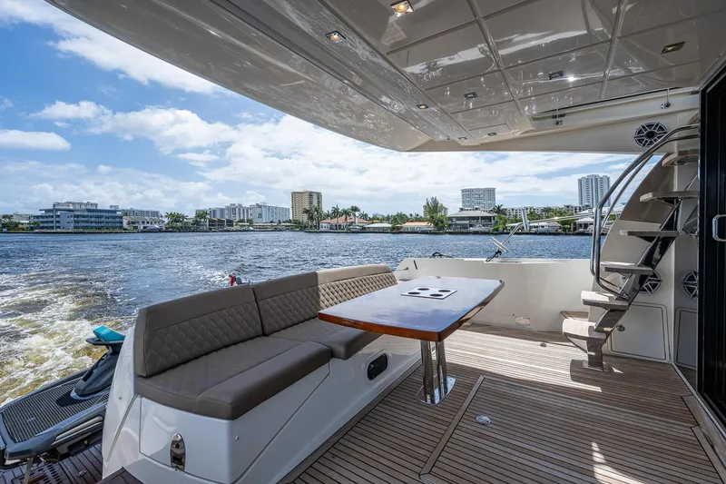 Slide: The Image of Prestige 550 2014 - 98