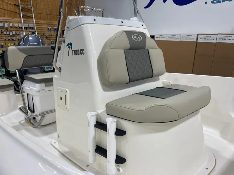 Slide: The Image of Key West 1720 Center Console 2025 - 12