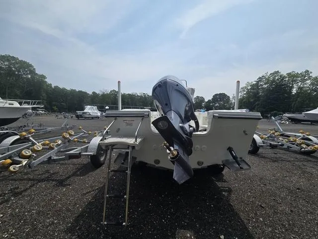 Slide: The Image of Parker 18SE Center Console 2025 - 4