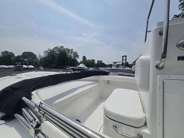 Slide: The Image of Parker 18SE Center Console 2025 - 8