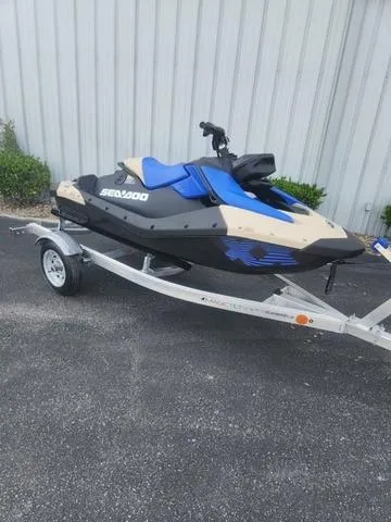 Slide: The Image of Sea-Doo Sparktrixx 2025 - 6