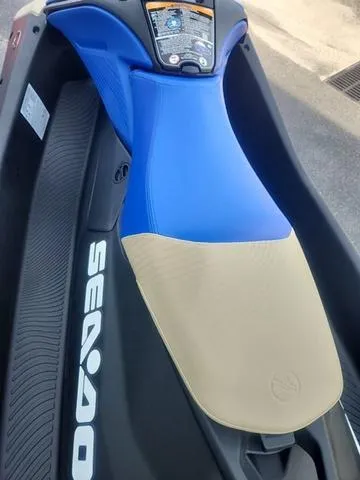 Slide: The Image of Sea-Doo Sparktrixx 2025 - 7