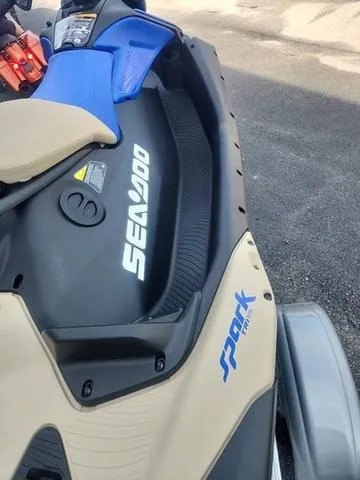 Slide: The Image of Sea-Doo Sparktrixx 2025 - 9