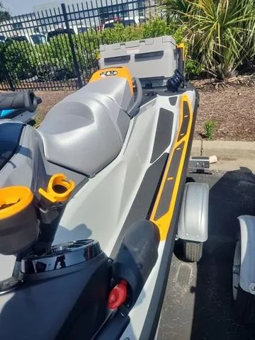 Slide: The Image of Sea-Doo FISH PRO 2025 - 11