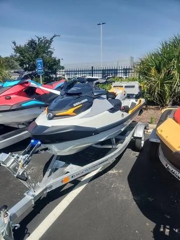 Slide: The Image of Sea-Doo FISH PRO 2025 - 6