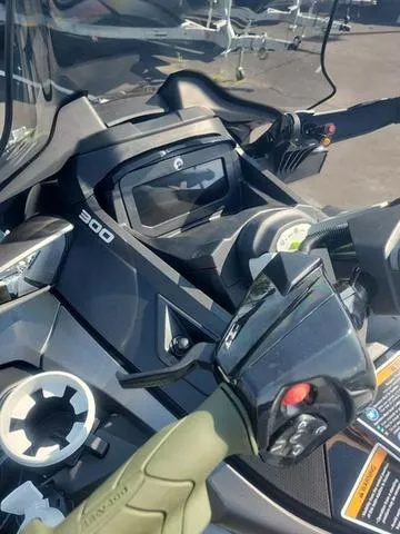 Slide: The Image of Sea-Doo FISH PRO 2025 - 5